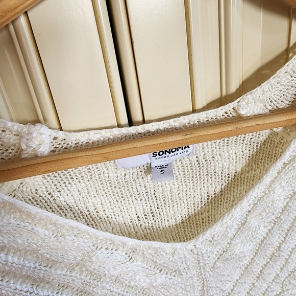 Off white sweater, Size Small; excellent condition. - Picture 2 of 4